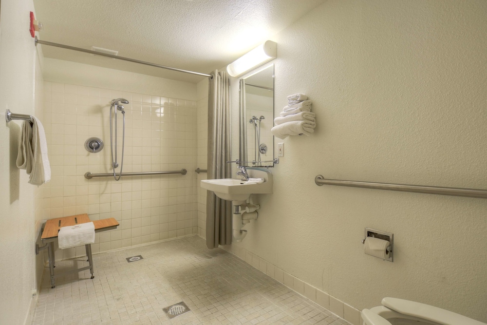 Motel6 Costa Mesa, CA 25/55