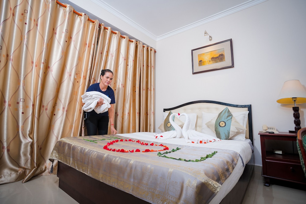 Silver Mounts Hotel 37/69