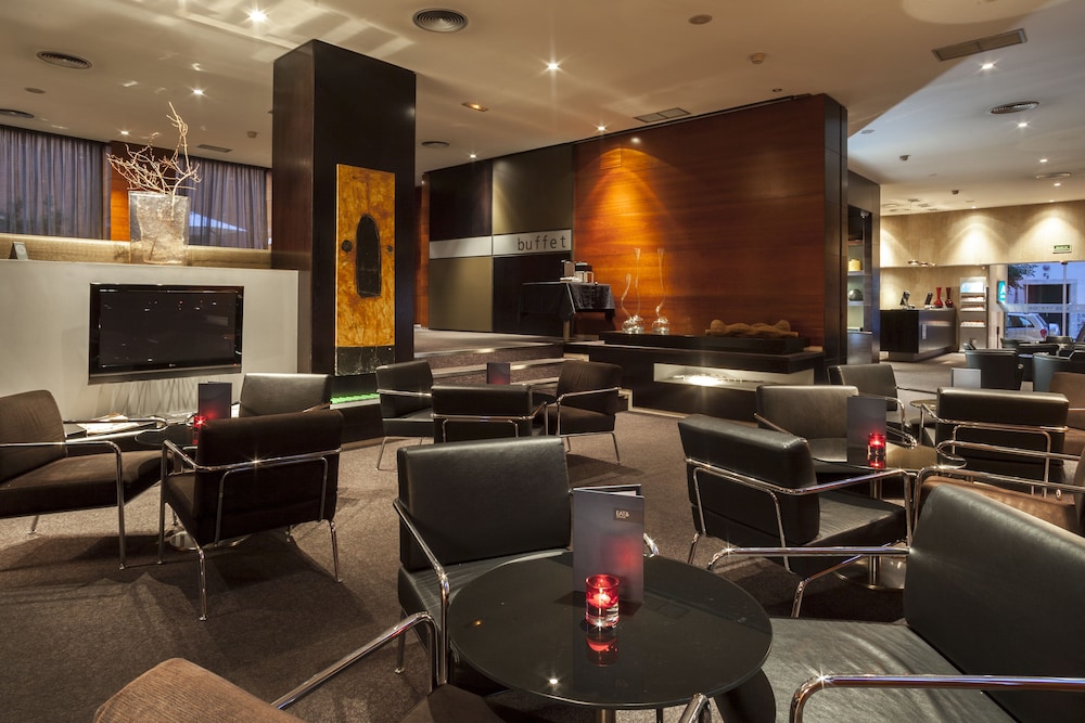 Ac Hotel Los Vascos 35/42
