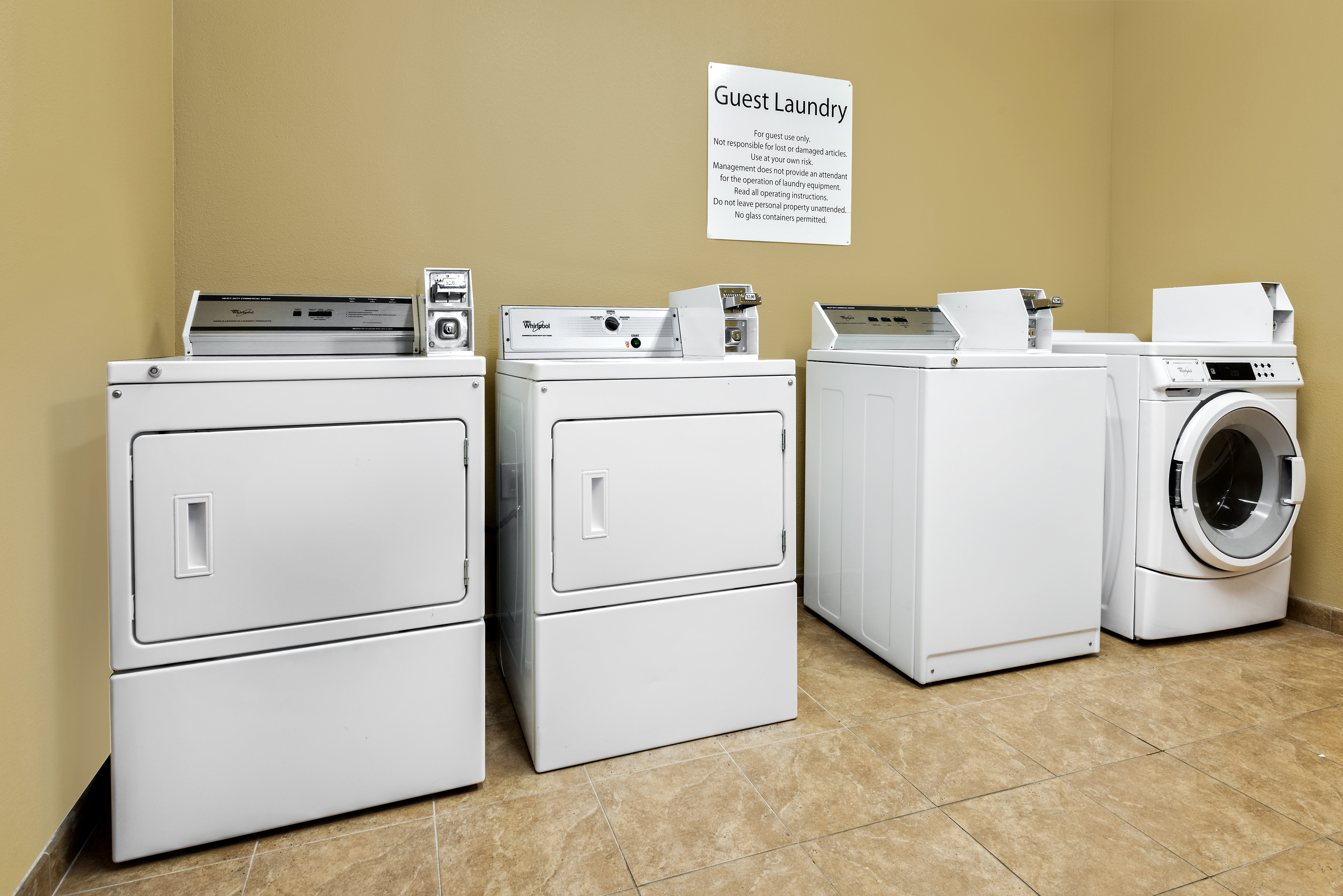 Holiday Inn Express Suites Cotulla 23/32