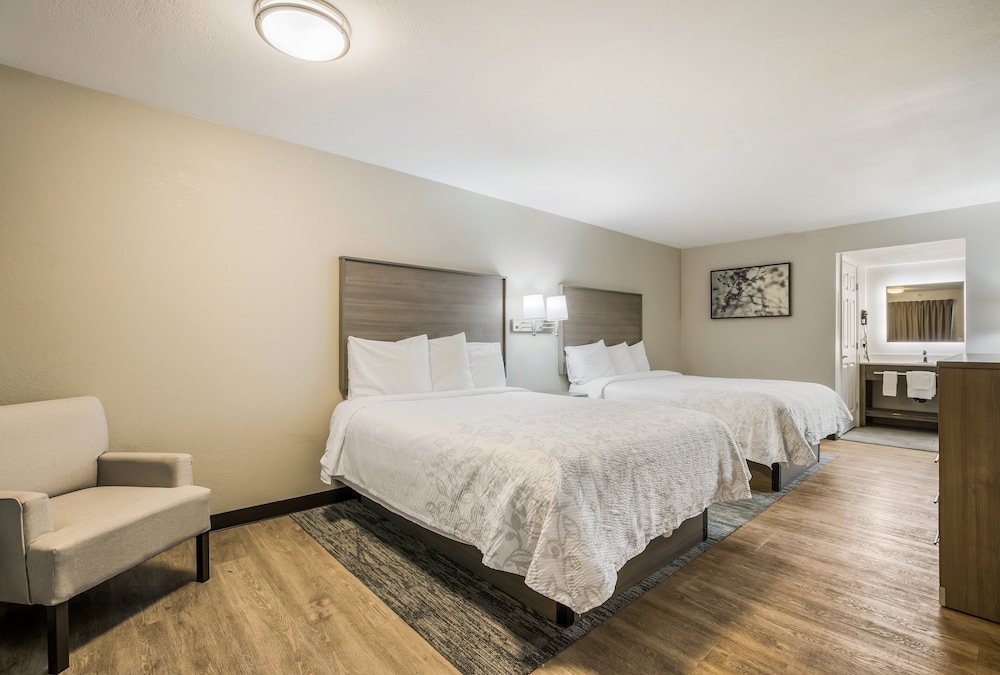 Days Inn by Wyndham Chula Vista/San Diego 27/57