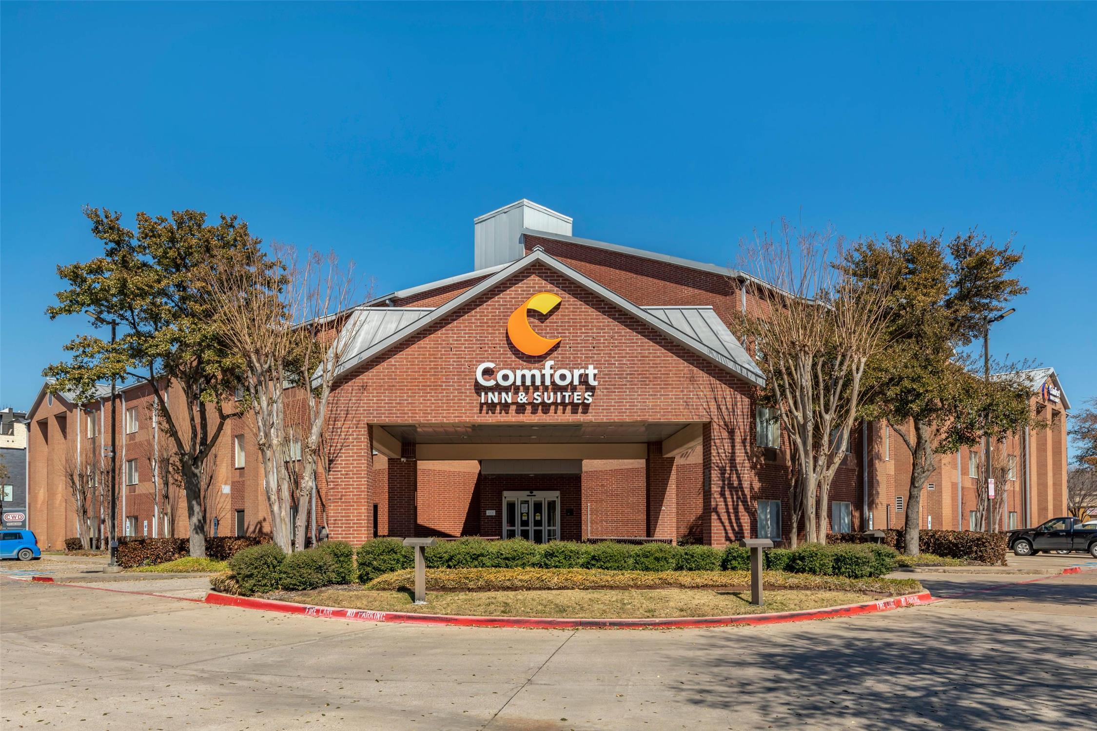 Comfort Inn and Suites North Dallas-Addison 2/33