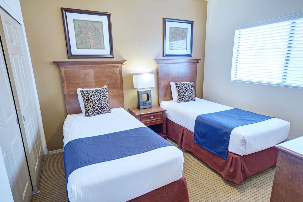 3 BEDROOMS, CONDO, STANDARD, KITCHEN