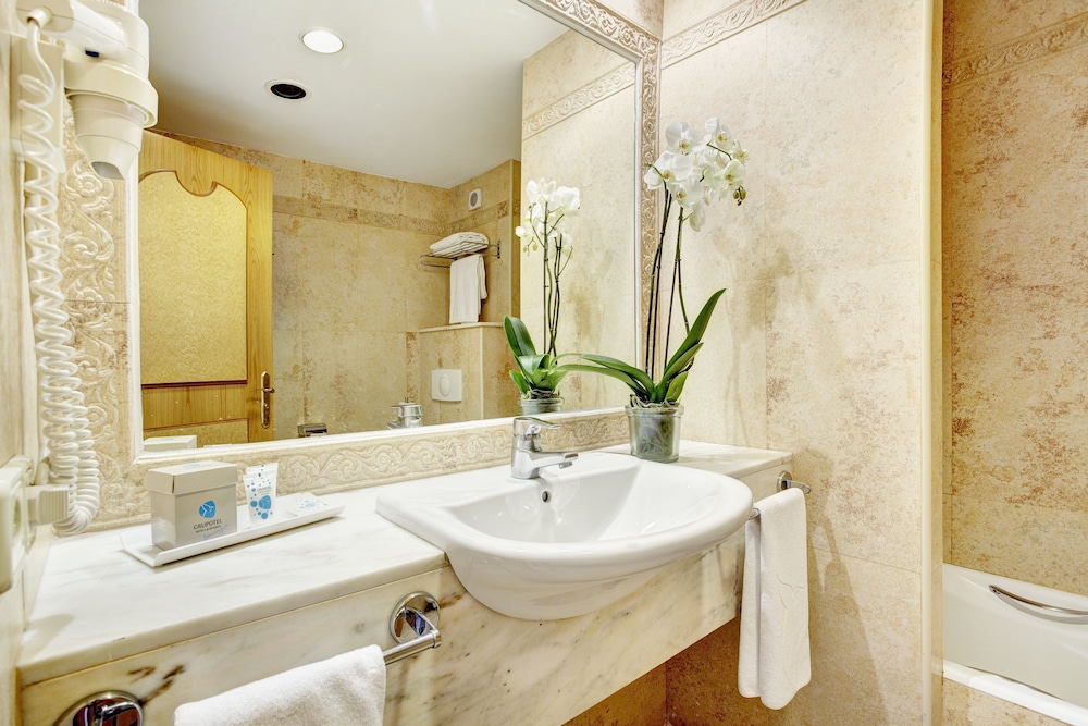 Grupotel Santa Eularia and Spa - Adults Only 16/54