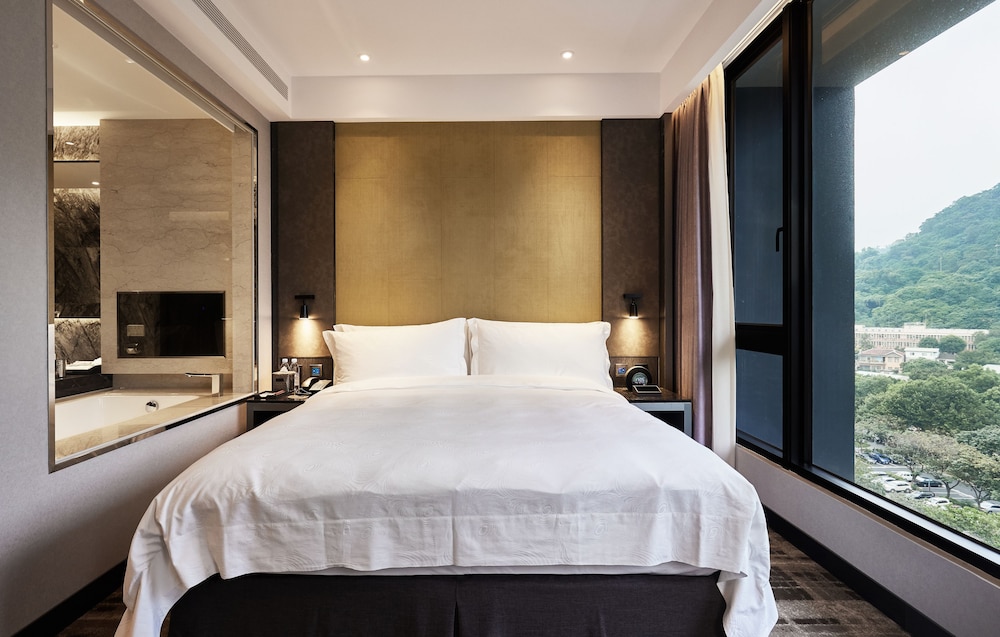 Wonderful, Suite, King Bed