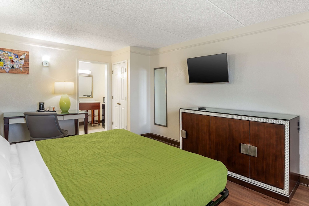 غرفة بسرير كينج للمدخنين لذوي الإعاقة، Econo Lodge Richmond-North Chesterfield 2/2