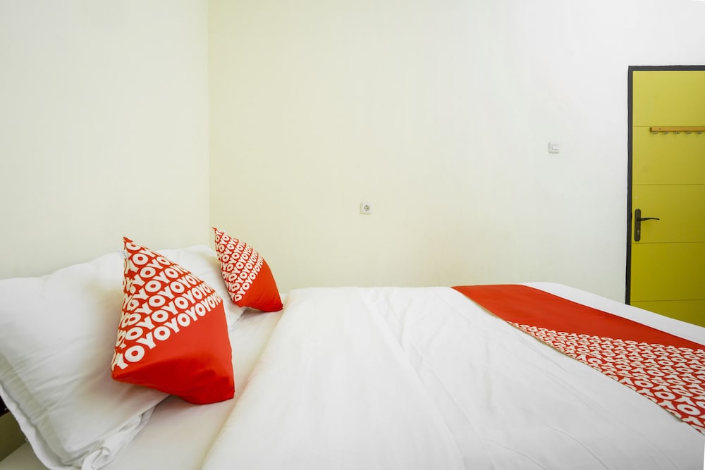 OYO 2319 Tengkawang Residence 12/22