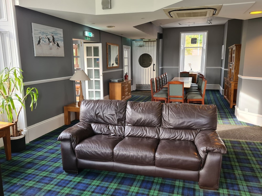 Station Hotel 25/50