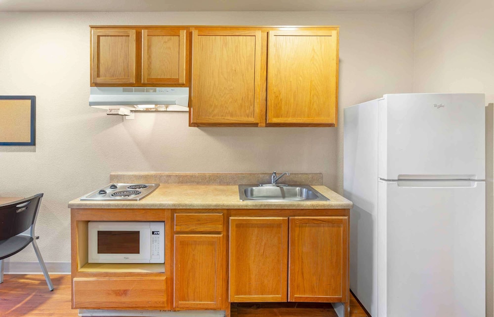 Extended Stay America Select Suites Wilmington West (ex WoodSpring Suites Wilmington) 35/42