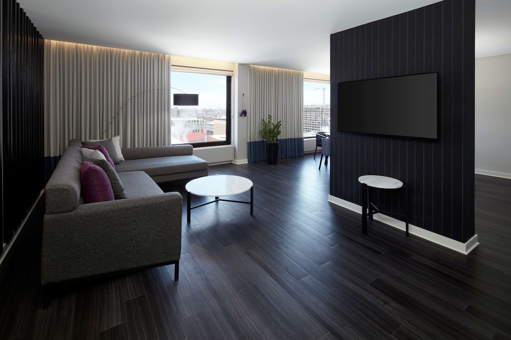 DoubleTree by Hilton Montreal 40/77