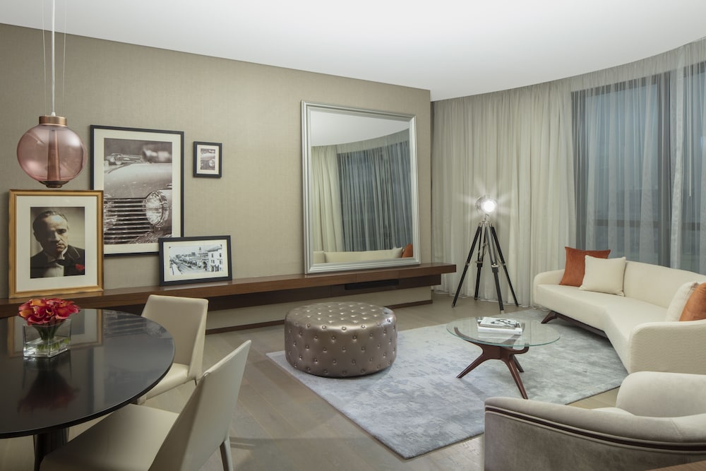 Paramount Hotel Dubai 30/72