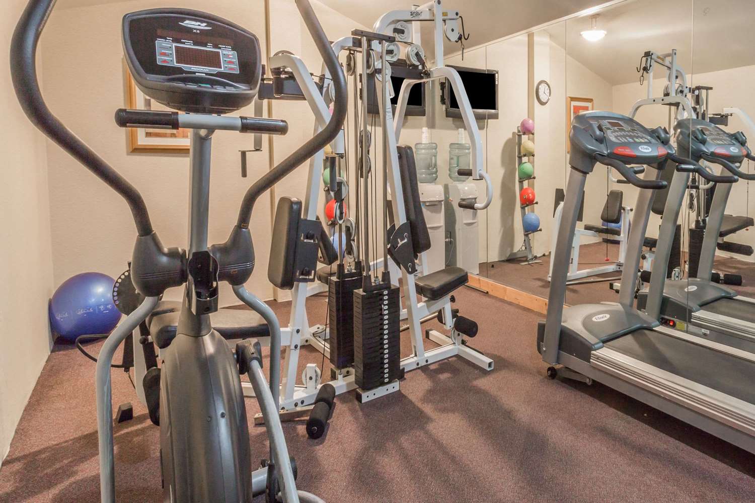 Days Inn by Wyndham Camp Springs/Andrews AFB DC Area 4/9