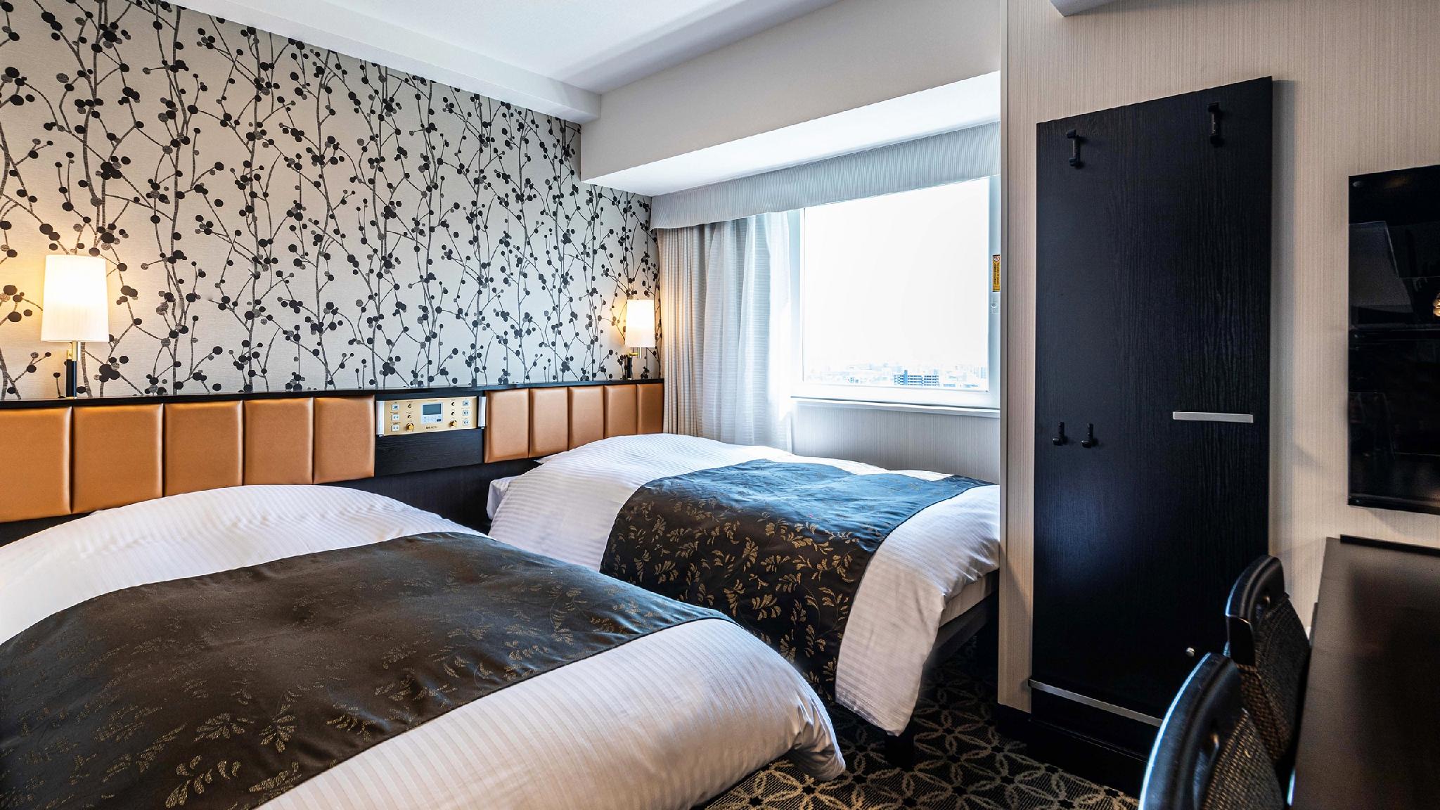 Standard, Twin Beds, Night View, High Floor