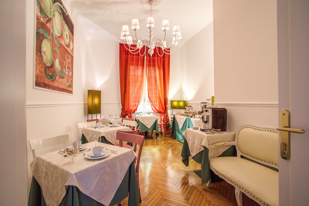 Roma In Una Stanza 55/73