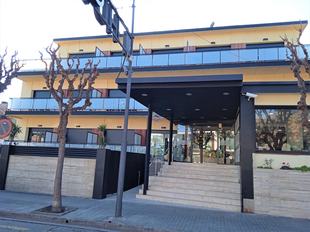 Hotel 153 2/71