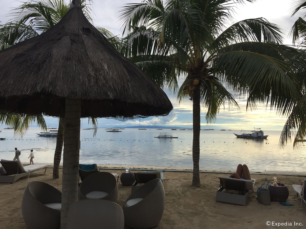 Linaw Beach Resort 66/73