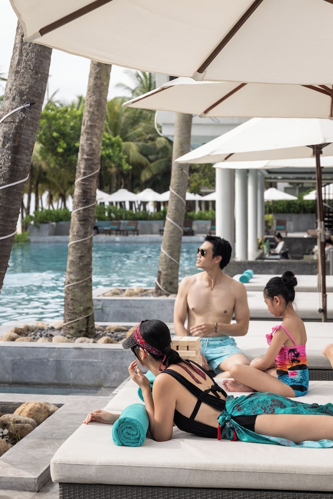 swimming pool spa