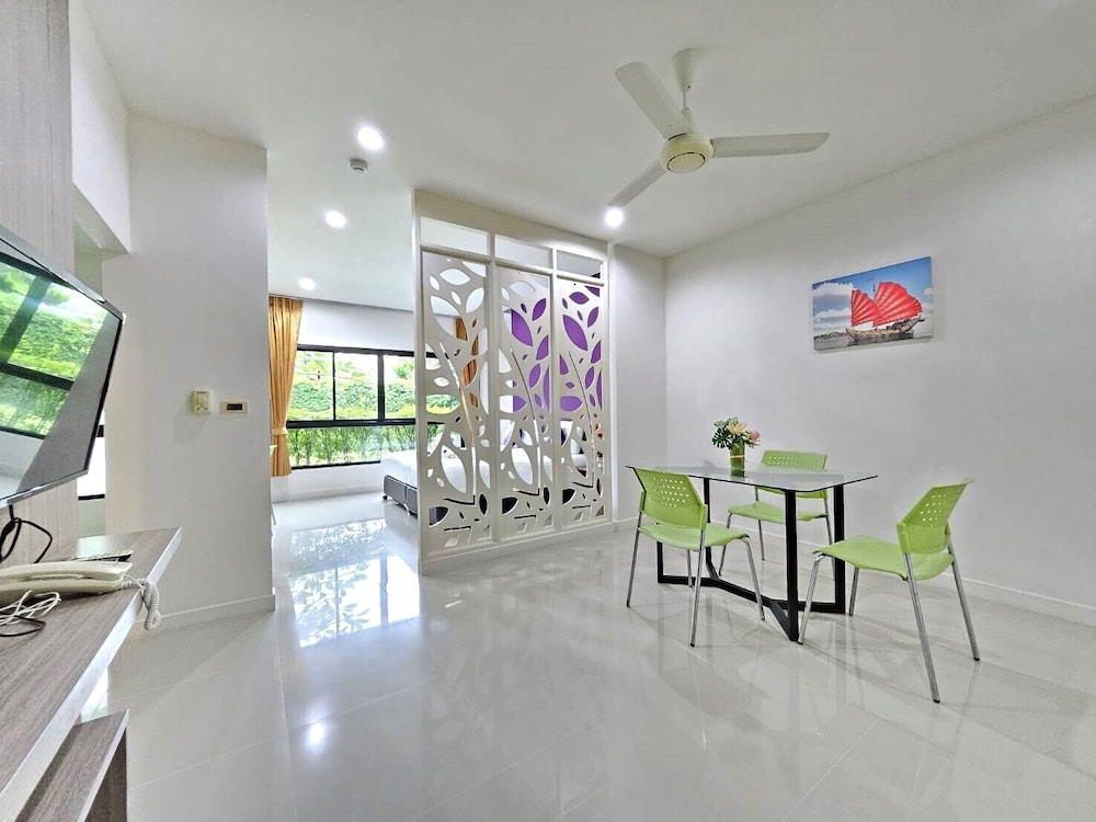 S4 Nai Yang Beach 32/45