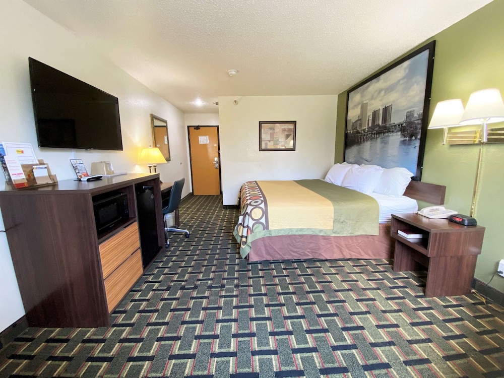 Super 8 by Wyndham Newport News/Jefferson Ave. 13/36