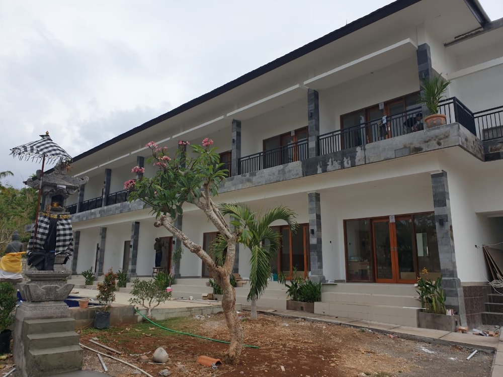 Artaloka Hotel & Restaurant 1/22