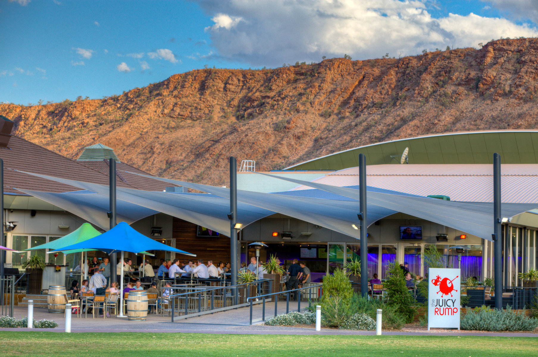 Crowne Plaza Alice Springs Lasseters 2/57