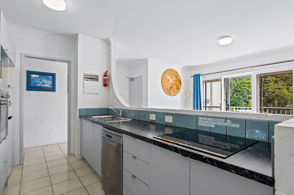 THE ISLANDER HOLIDAY RESORT 50/50