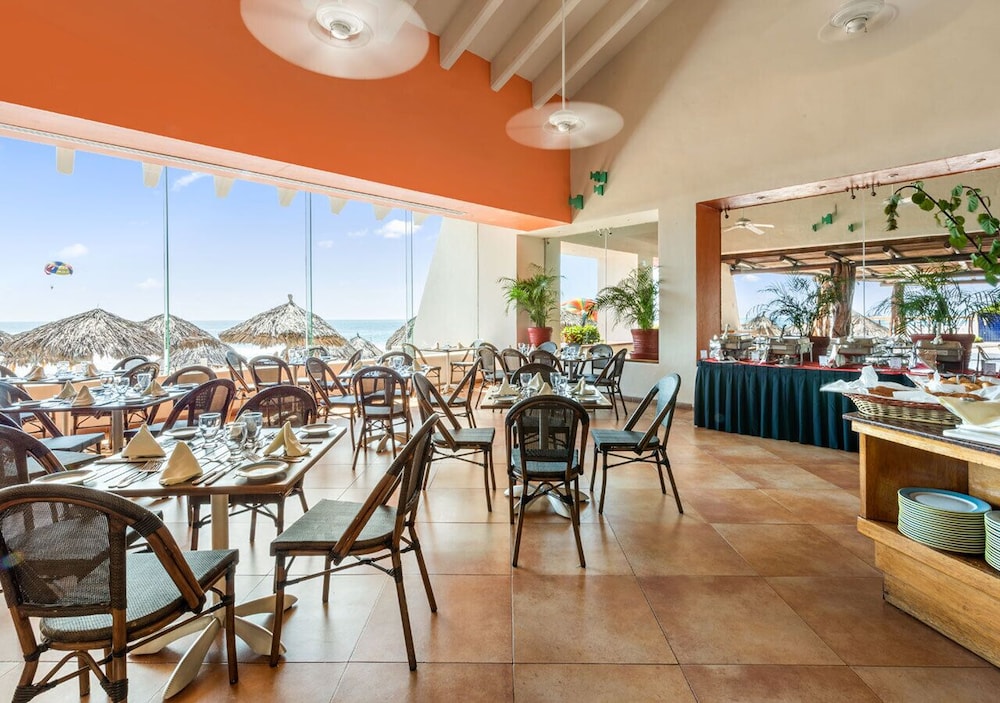 Park Royal Beach Ixtapa All Inclusive 56/69