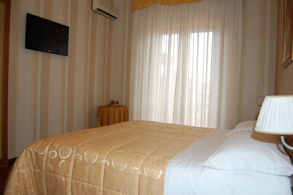 HOTEL RISTORANTE DONATO 29/73