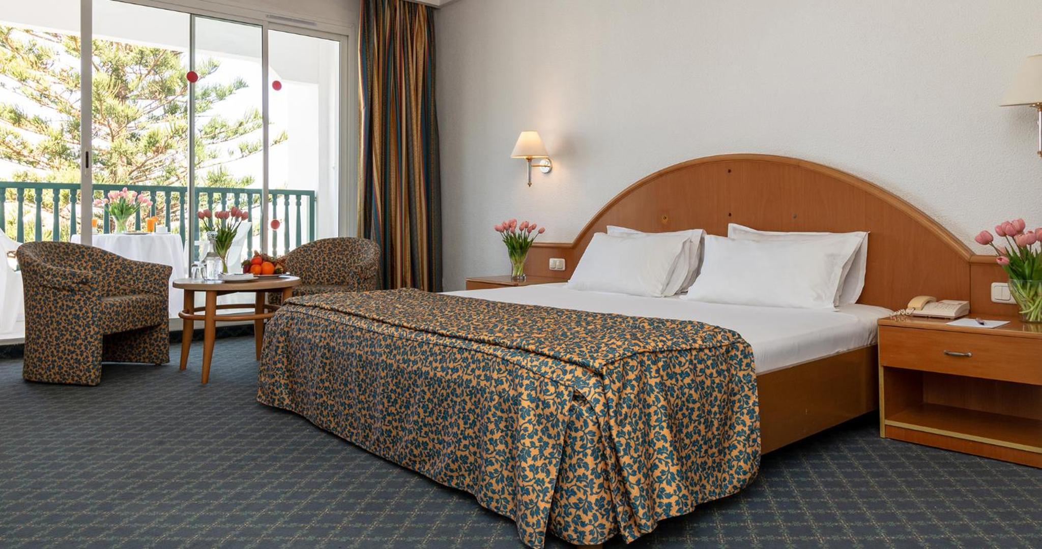 Room, Twin Beds