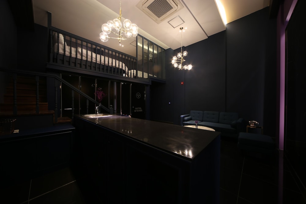 Piano Hotel 32/65