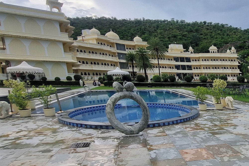 HOTEL LABH GARH PALACE 45/55