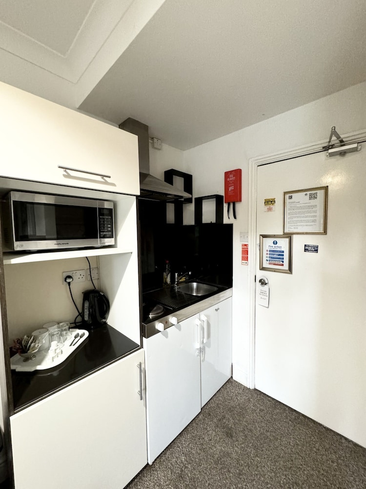 Riverside Hotel Bed and Breakfast 5/48