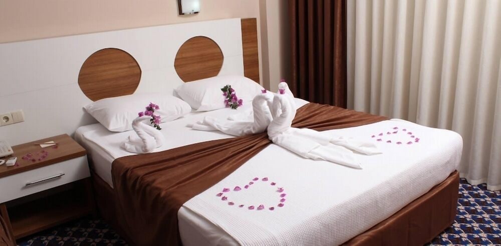 Batont Garden Resort Hotel 9/43