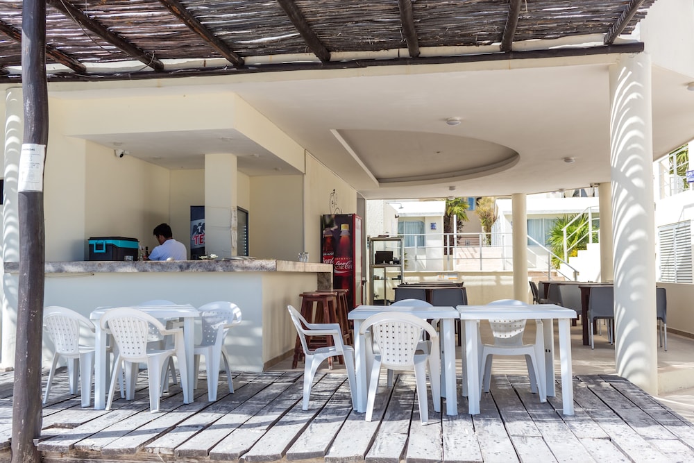 Luciana Hotel & Beach Club by Kavia 3/76