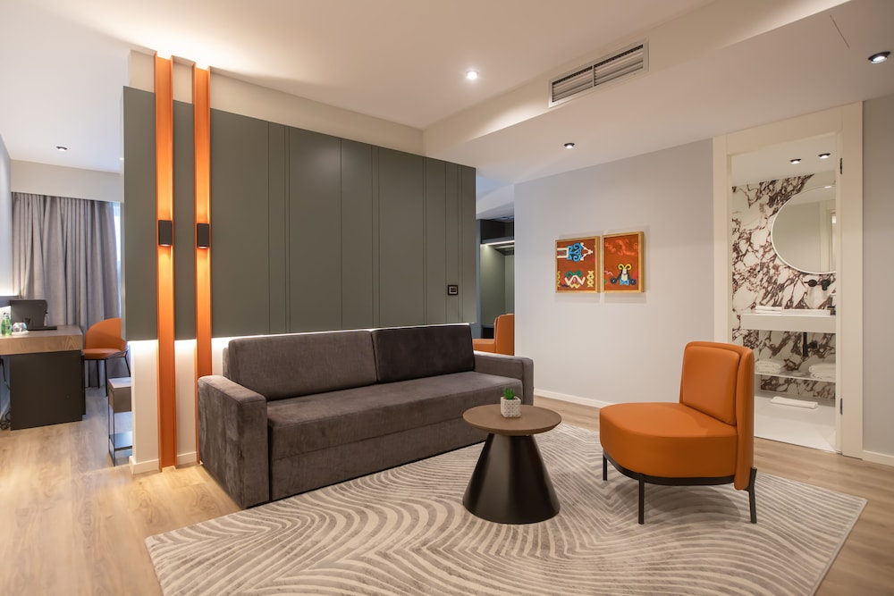 ELISA TIRANA AFFILIATED BY MELIA 38/64