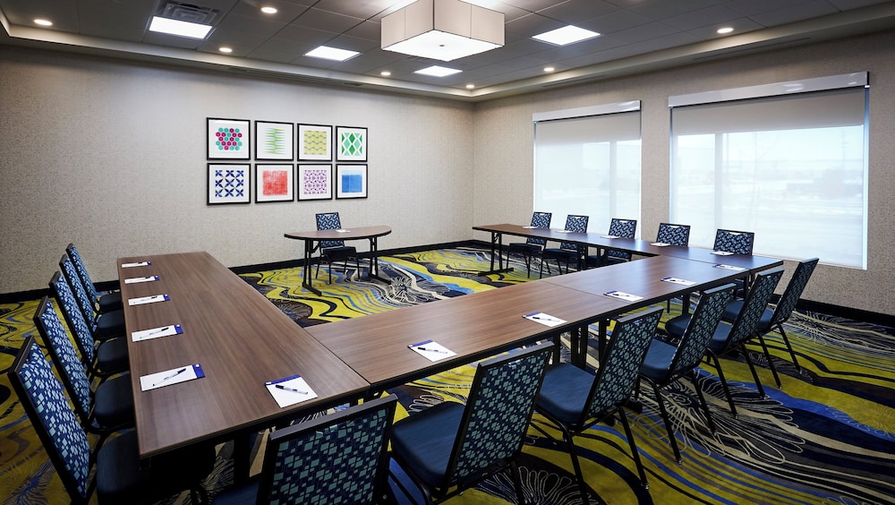 Holiday Inn Express And Suites Brantford 55/66