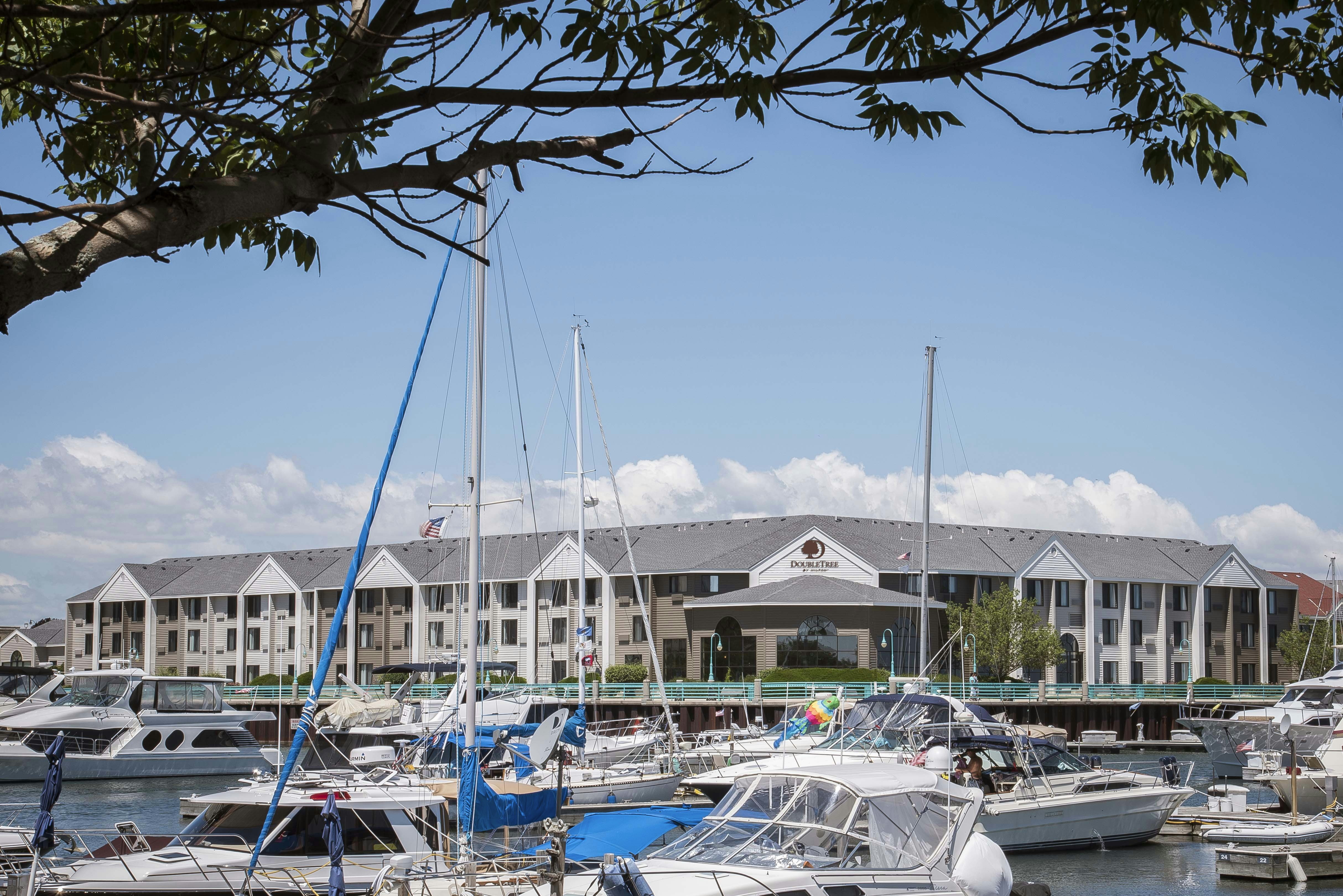 Doubletree by Hilton Hotel Racine Harbourwalk 78/79