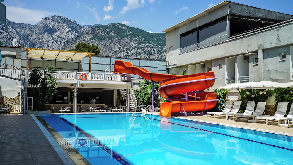 Nex Royal Beach Hotel 4/41