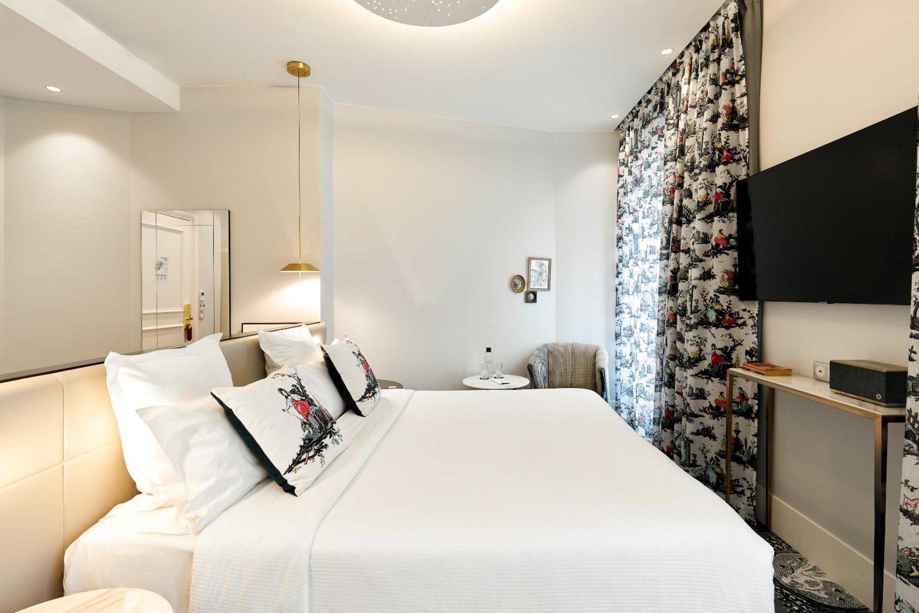 Afterworks, Deluxe, King Bed