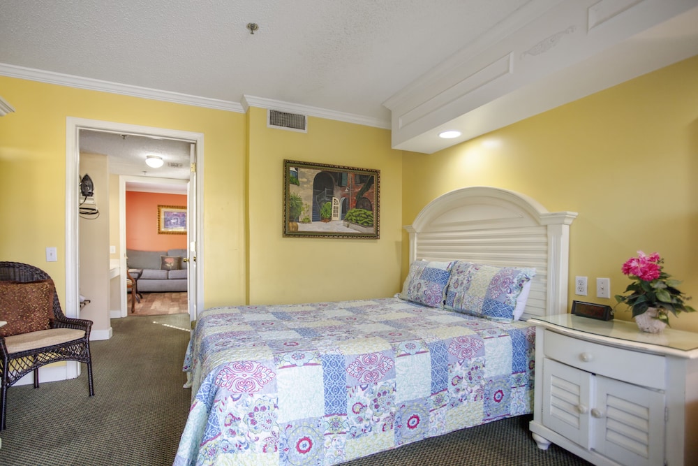 1 BEDROOM, SUITE, POOL VIEW, JETTED TUB, BALCONY