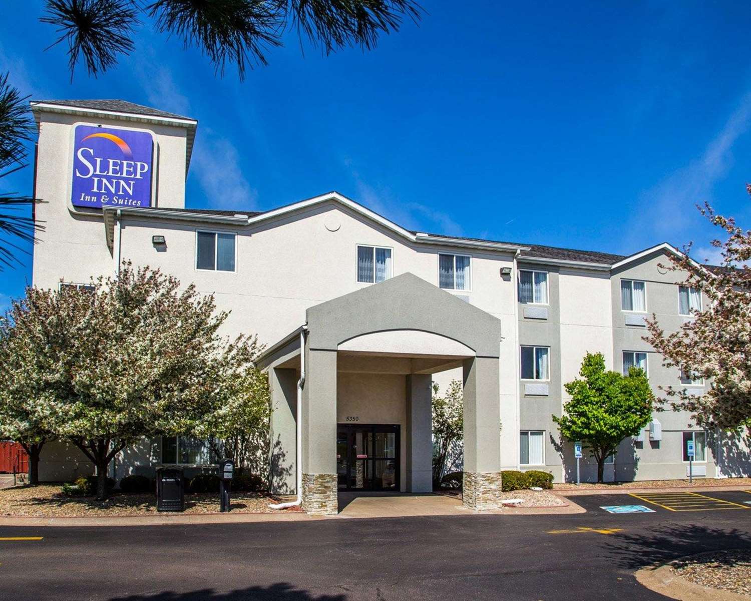 Sleep Inn & Suites Davenport - Quad Cities 19/19