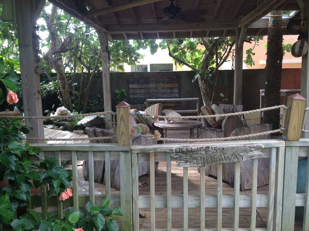 Beach Place Guesthouses 32/74