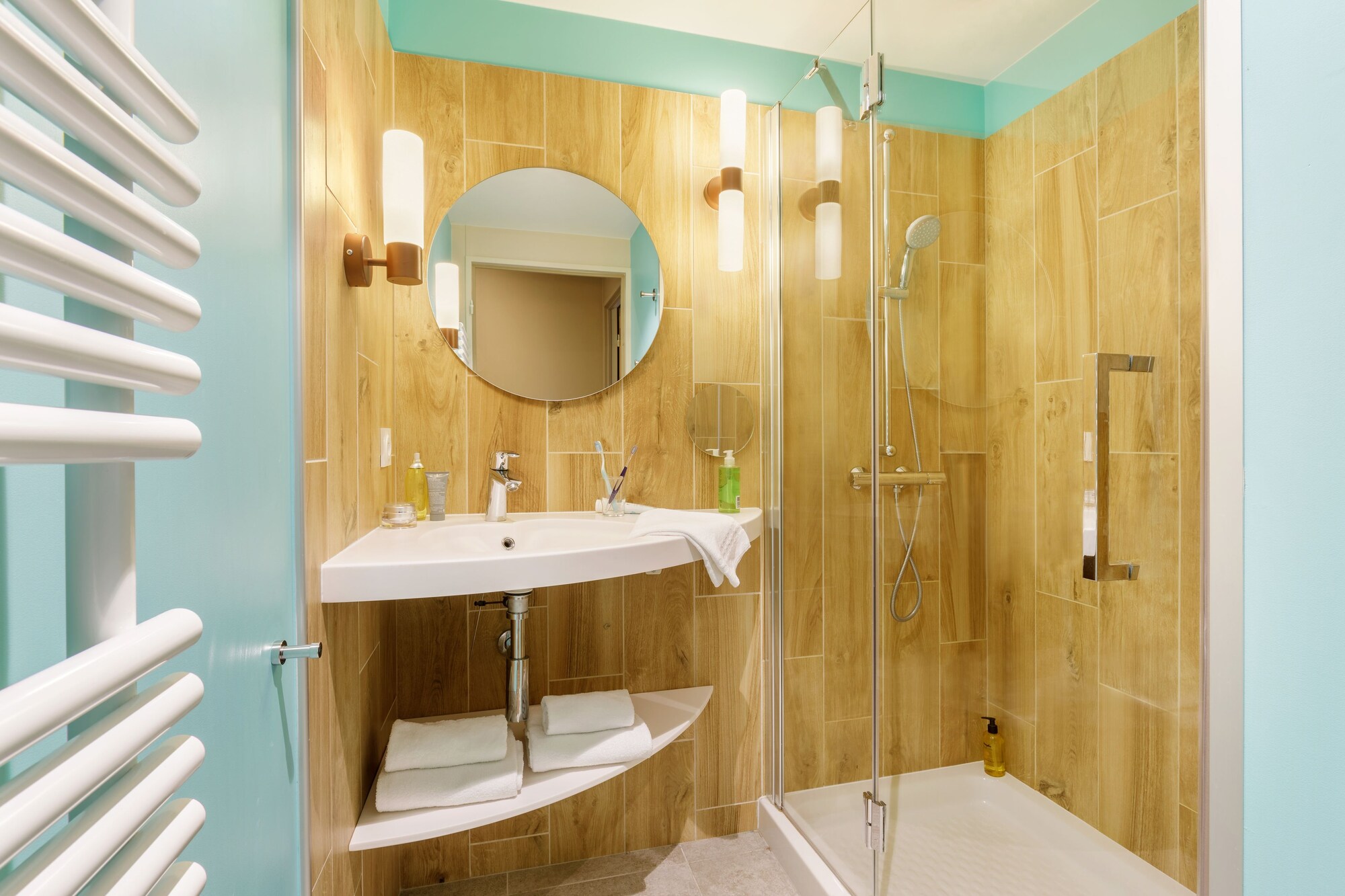 Premium, Cottage, 1 Double and 4 Single Beds