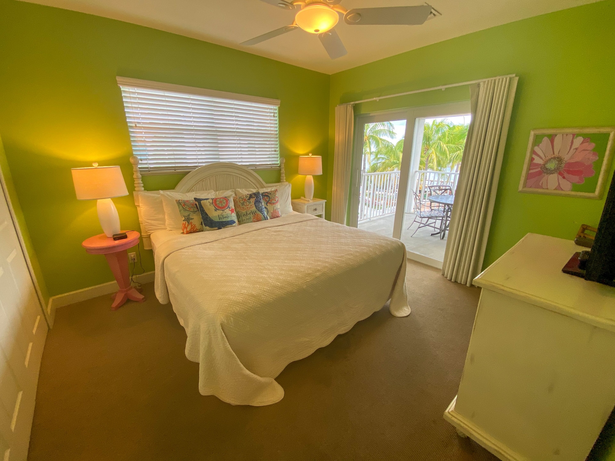 Condo, King Bed, Bay View, Sofa, Corner