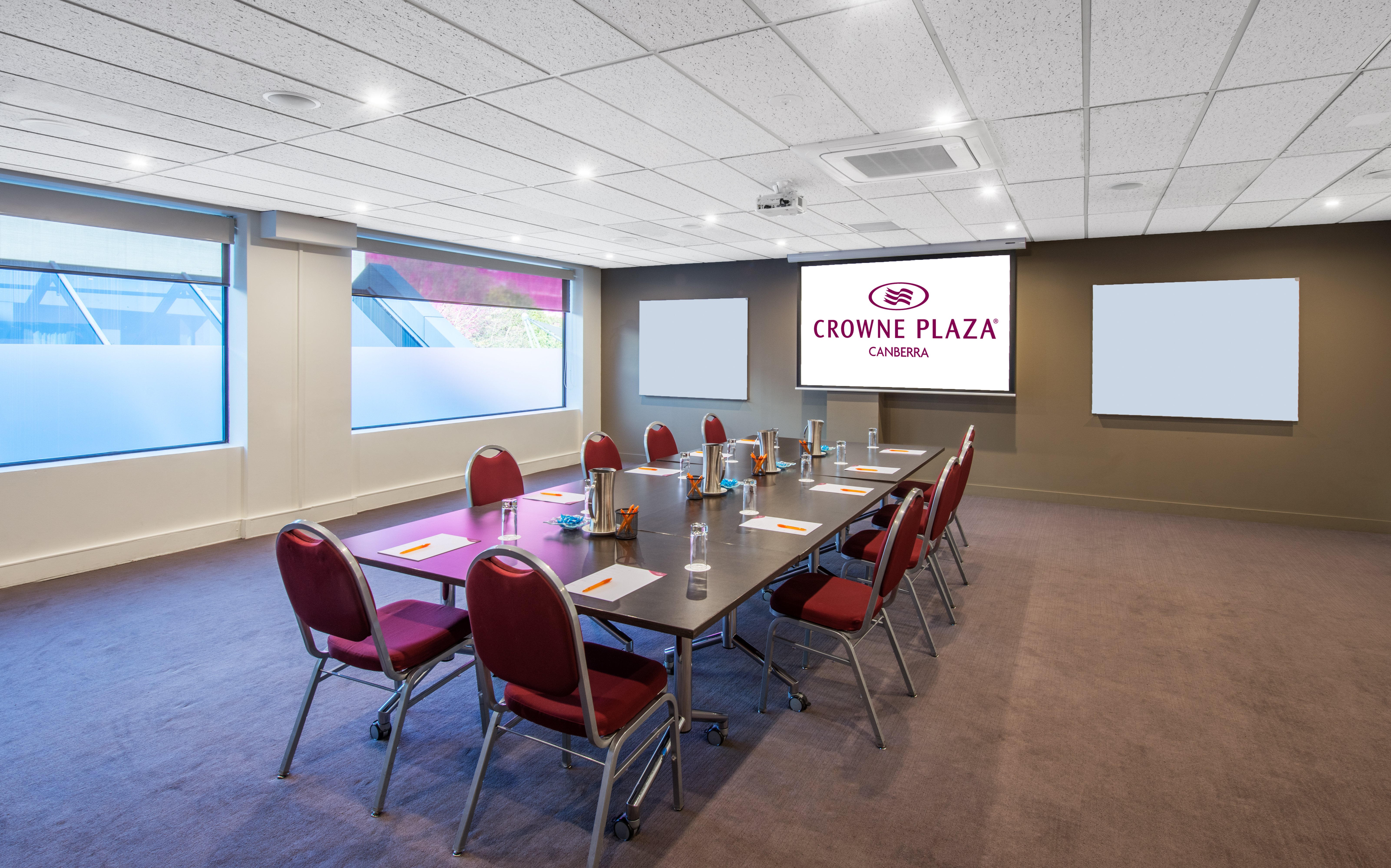 Crowne Plaza Canberra 73/81