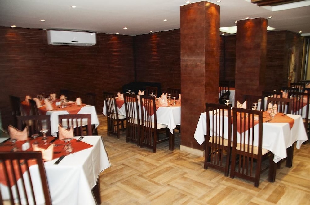 Elaria Hotel 48/68