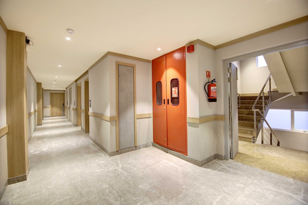 East Park Inn 50/50