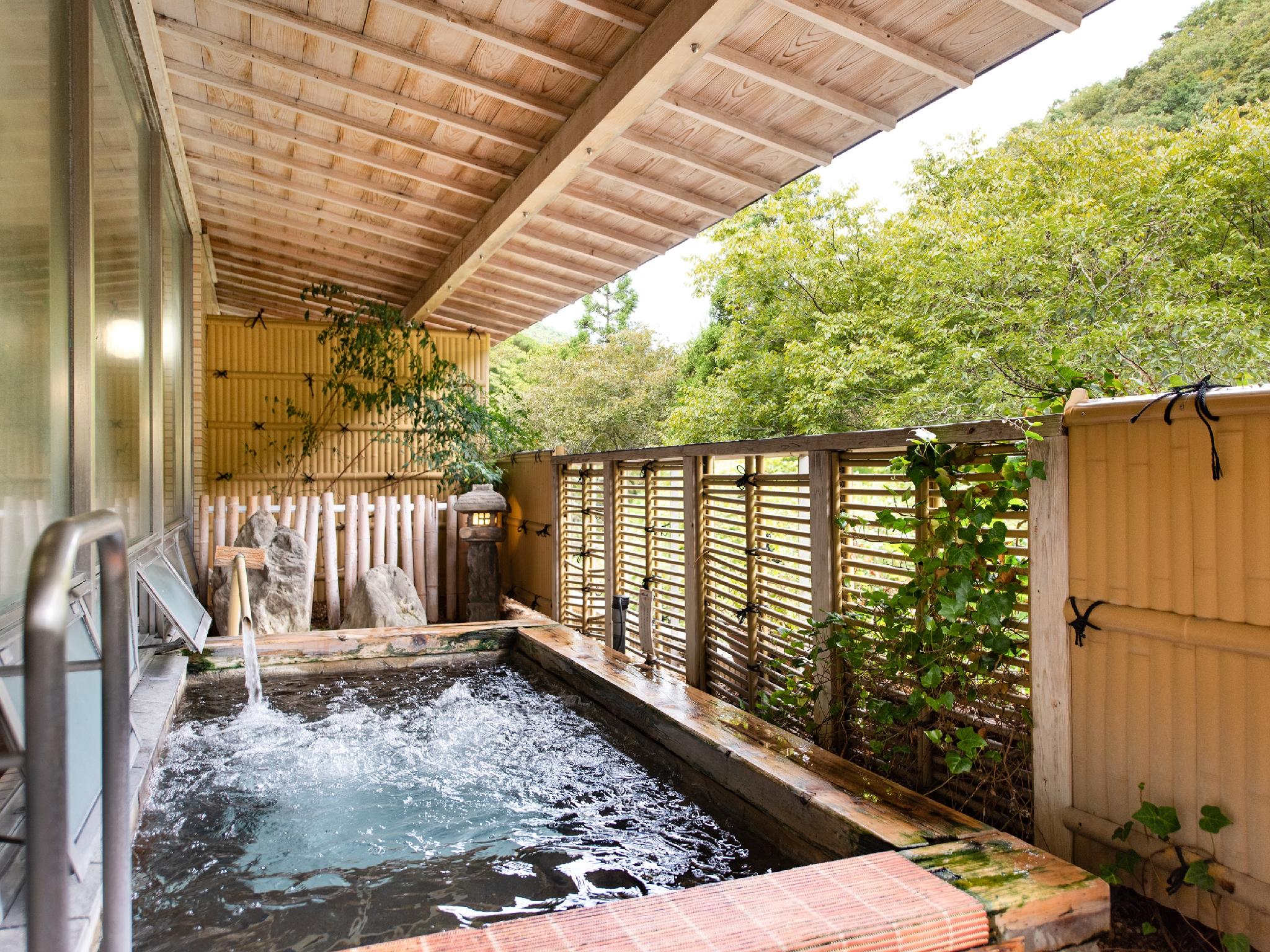 JAPANESE, TRIPLE, MOUNTAIN VIEW, HOT SPRING BATH