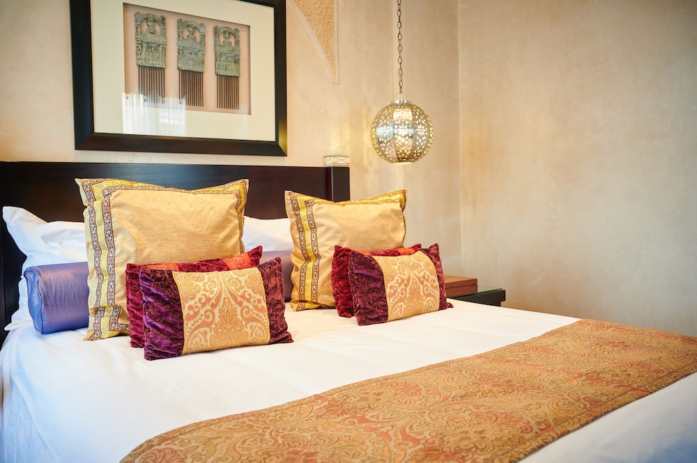 The Royal Elephant Hotel Conference Centre 24/50