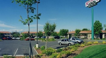 Applegate Inn 4/35